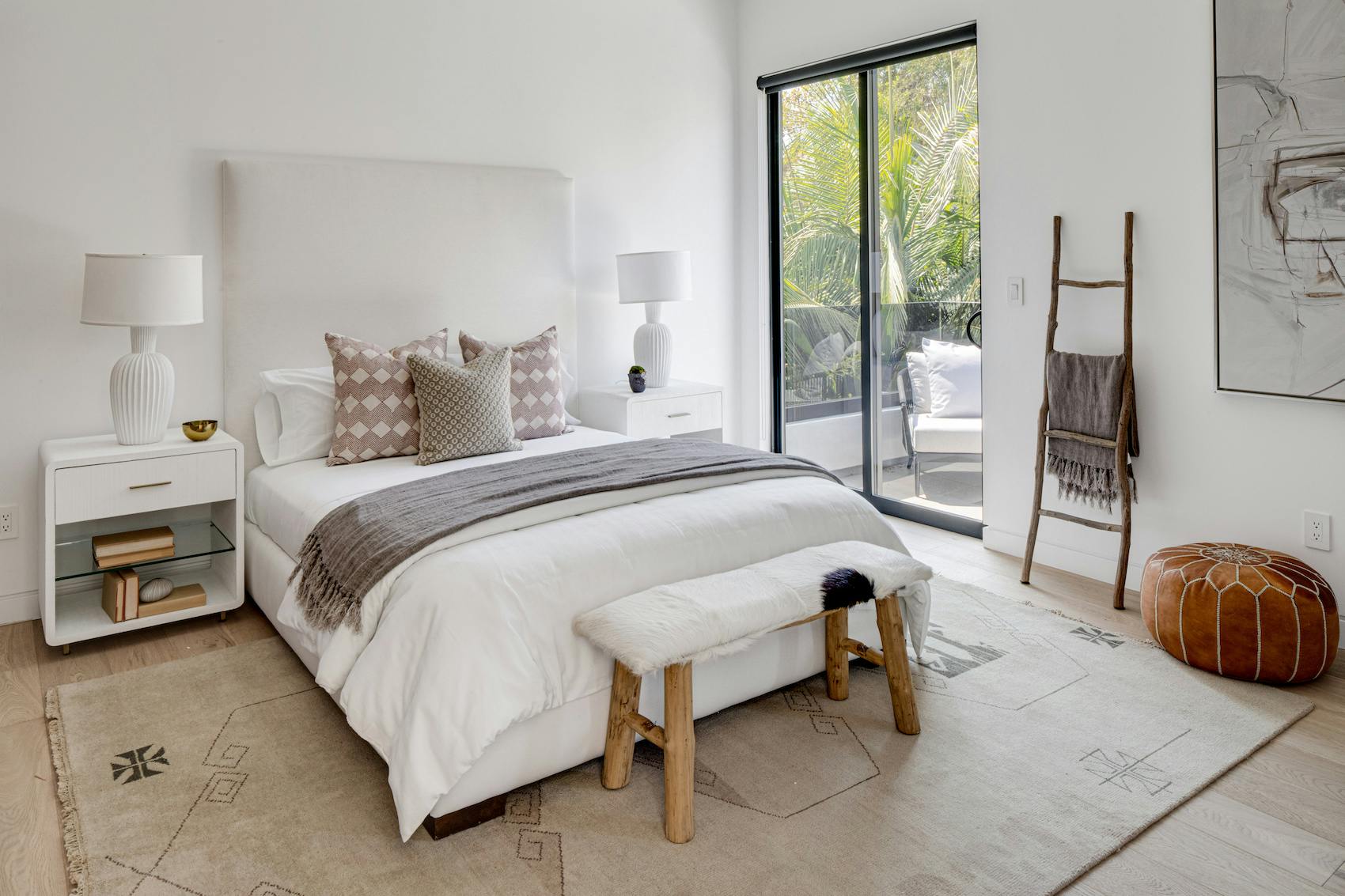 Meridith-Baer-Home-Home-Staging-Southern-California-West-Hollywood-Organic-Modern-Luxury-Homes-Modern-and-Contemporary-Third-Bedroom
